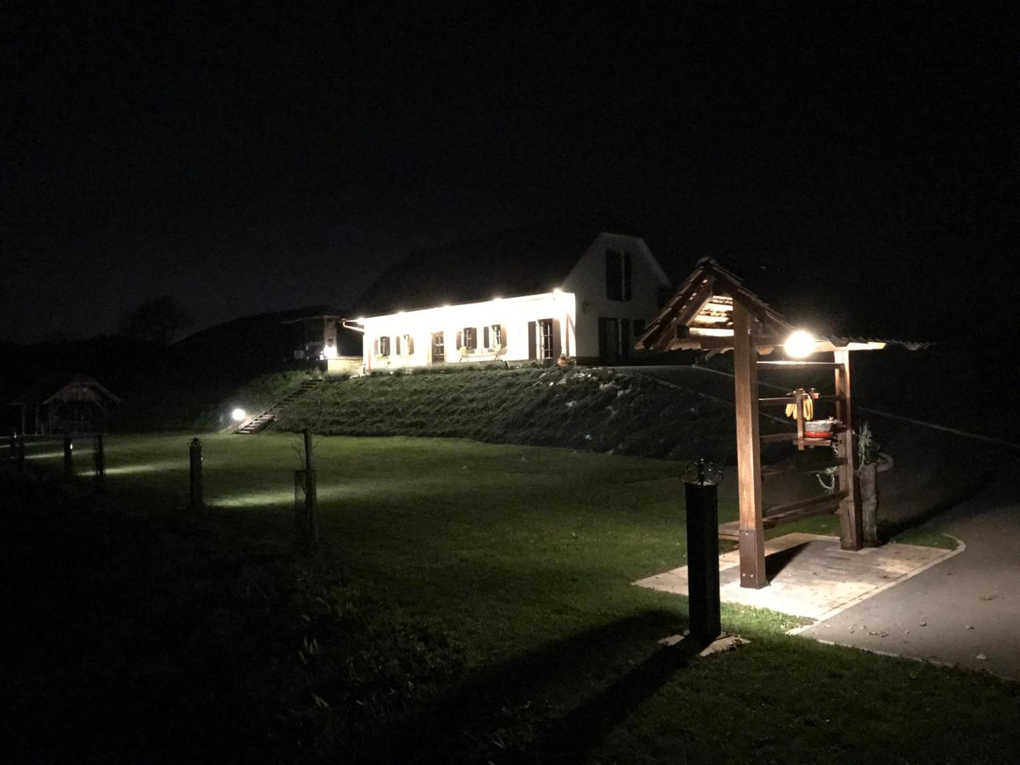 Wooden Hut At Tourist Farm Artisek Villa Store Exterior photo